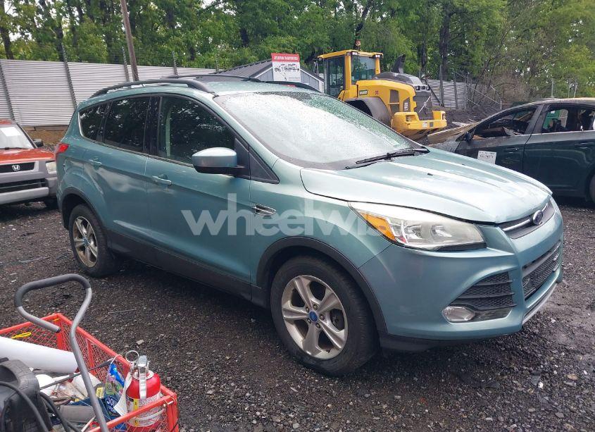 2013 Ford Escape SE (VIN 1FMCU9GXXDUC07157) main photo