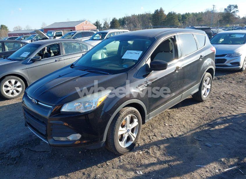 Photo 2 of 2013 Ford Escape SE (VIN 1FMCU9GXXDUD65997)