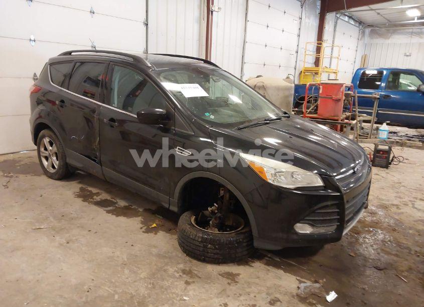 2015 Ford Escape SE (VIN 1FMCU9GXXFUA94197) main photo