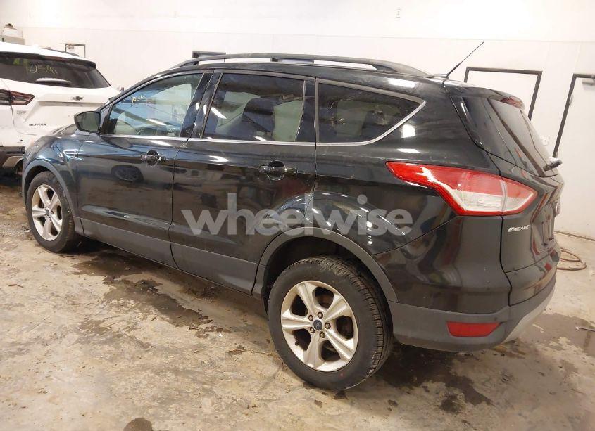 Photo 3 of 2015 Ford Escape SE (VIN 1FMCU9GXXFUA94197)