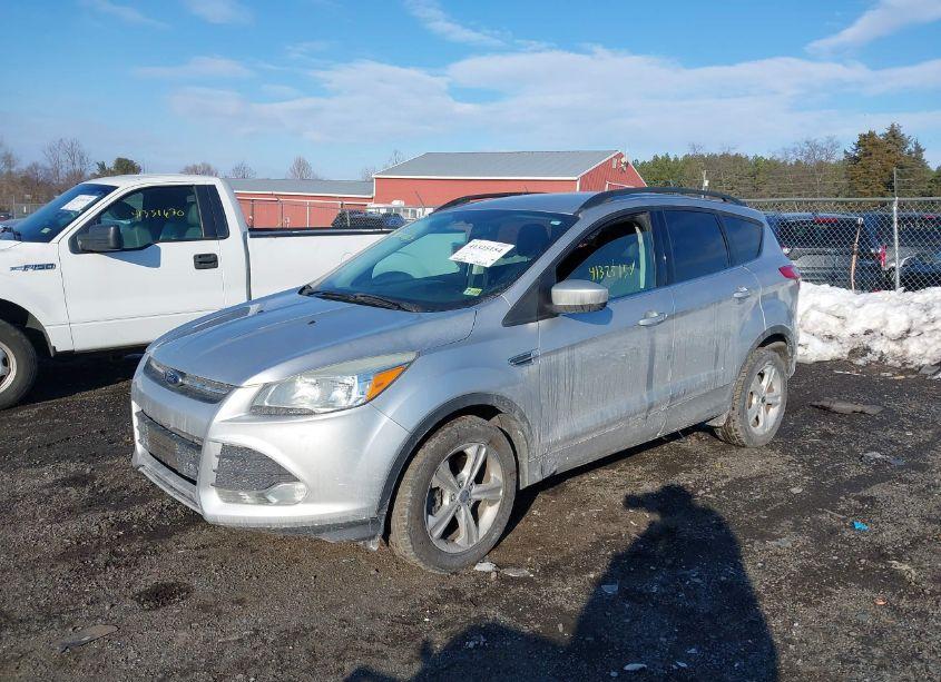 Photo 2 of 2015 Ford Escape SE (VIN 1FMCU9GXXFUA97102)