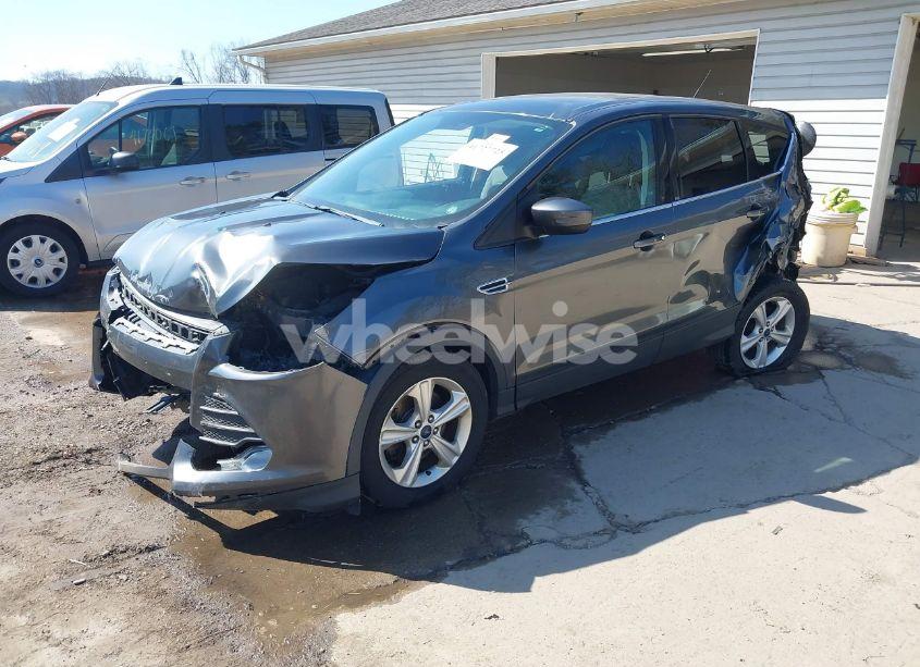 Photo 2 of 2015 Ford Escape SE (VIN 1FMCU9GXXFUB01598)