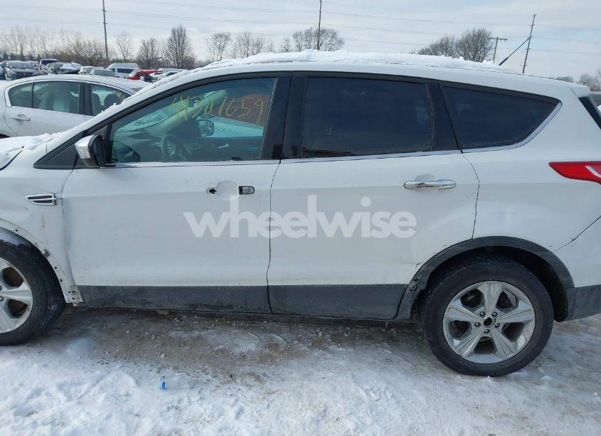 Photo 15 of 2015 Ford Escape SE (VIN 1FMCU9GXXFUB08230)