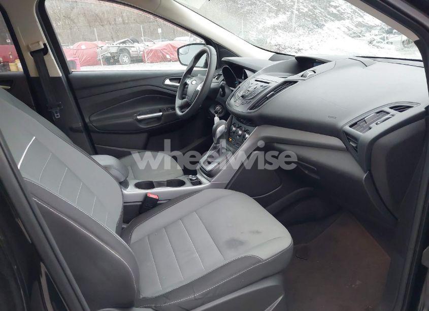 Photo 5 of 2015 Ford Escape SE (VIN 1FMCU9GXXFUB17896)