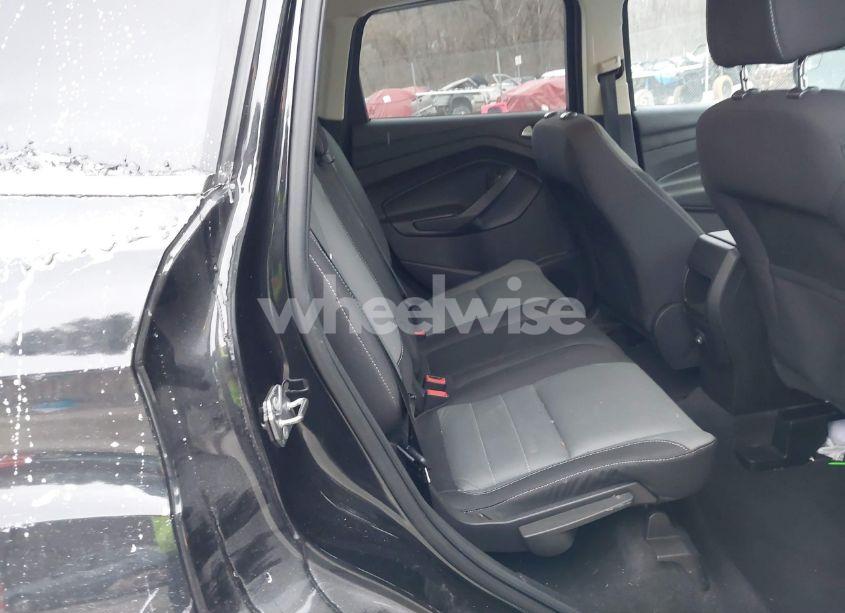 Photo 8 of 2015 Ford Escape SE (VIN 1FMCU9GXXFUB17896)