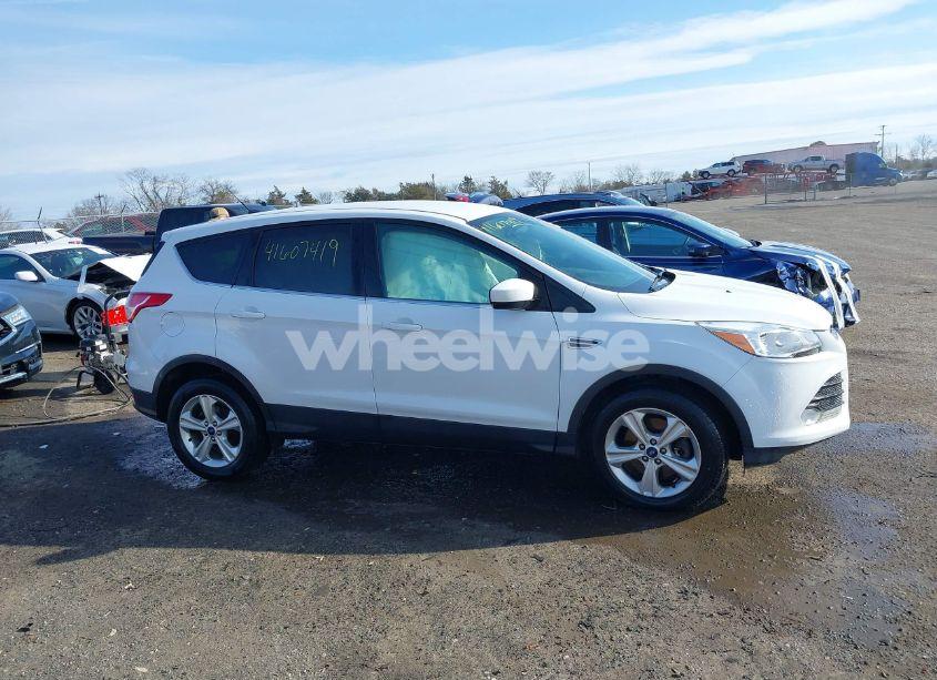 Photo 13 of 2015 Ford Escape SE (VIN 1FMCU9GXXFUB50249)