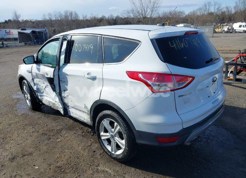 Photo 3 of 2015 Ford Escape SE (VIN 1FMCU9GXXFUB50249)