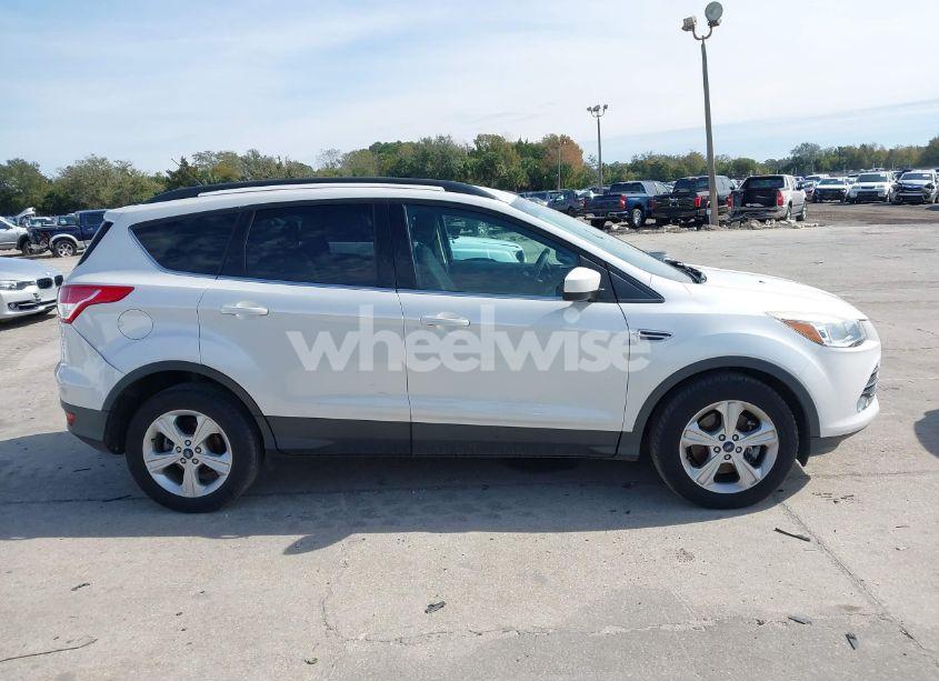 Photo 13 of 2015 Ford Escape SE (VIN 1FMCU9GXXFUB60599)