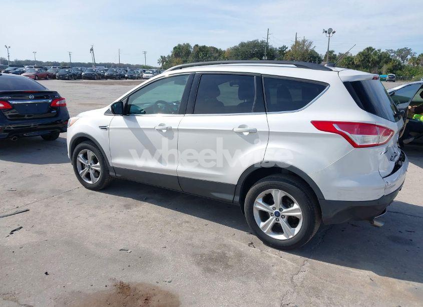 Photo 3 of 2015 Ford Escape SE (VIN 1FMCU9GXXFUB60599)