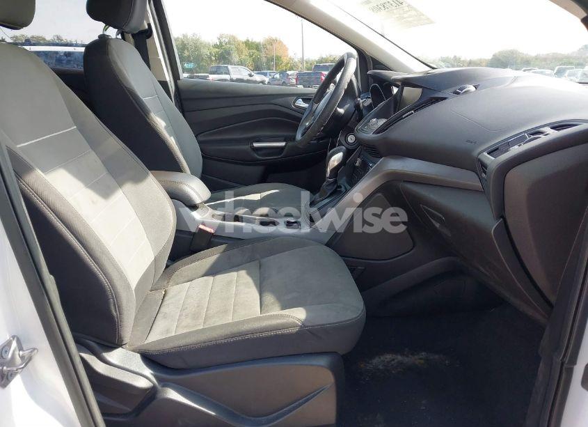 Photo 5 of 2015 Ford Escape SE (VIN 1FMCU9GXXFUB60599)