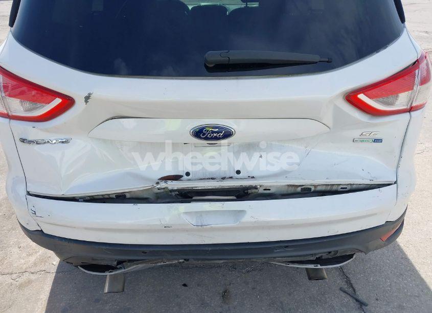 Photo 6 of 2015 Ford Escape SE (VIN 1FMCU9GXXFUB60599)