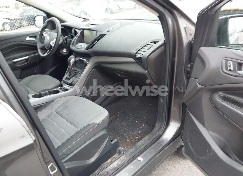 Photo 5 of 2015 Ford Escape SE (VIN 1FMCU9GXXFUC43210)