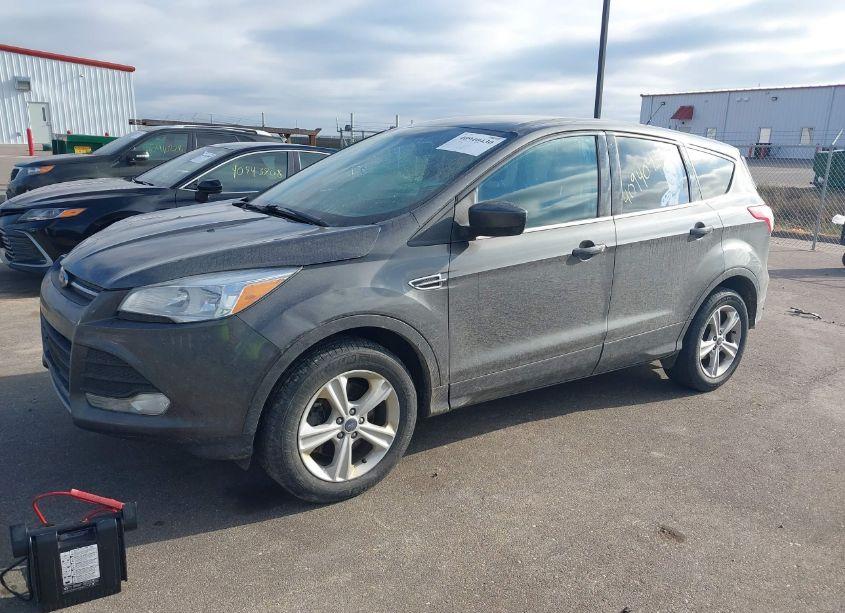 Photo 2 of 2016 Ford Escape SE (VIN 1FMCU9GXXGUA13913)