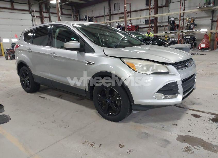 2016 Ford Escape SE (VIN 1FMCU9GXXGUA48452) main photo