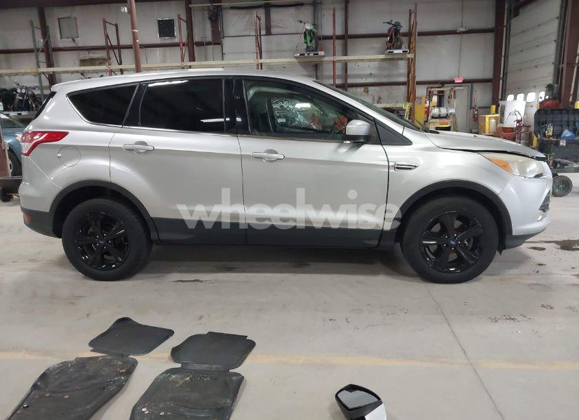 Photo 14 of 2016 Ford Escape SE (VIN 1FMCU9GXXGUA48452)
