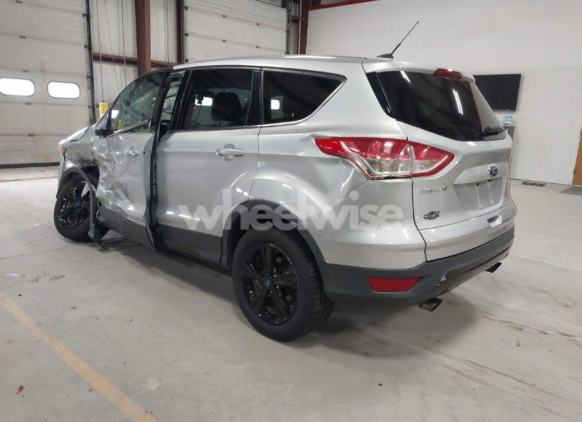 Photo 3 of 2016 Ford Escape SE (VIN 1FMCU9GXXGUA48452)