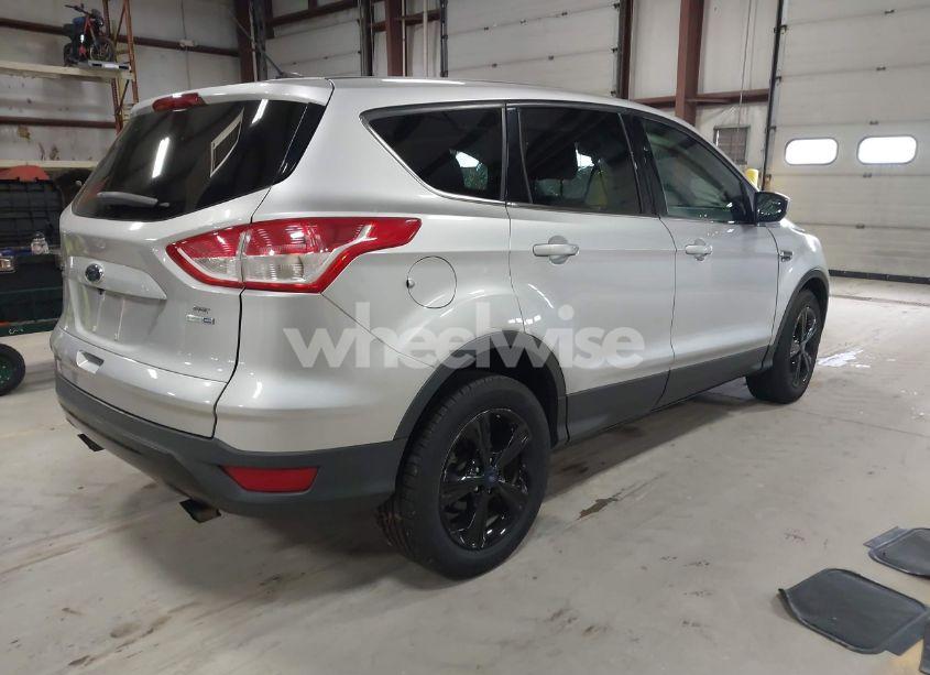 Photo 4 of 2016 Ford Escape SE (VIN 1FMCU9GXXGUA48452)