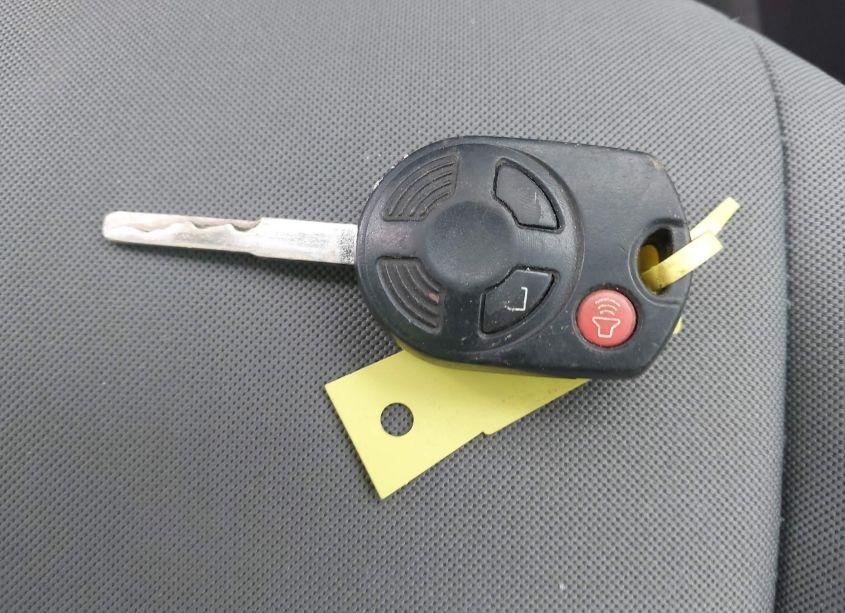 Photo 11 of 2016 Ford Escape SE (VIN 1FMCU9GXXGUA93536)