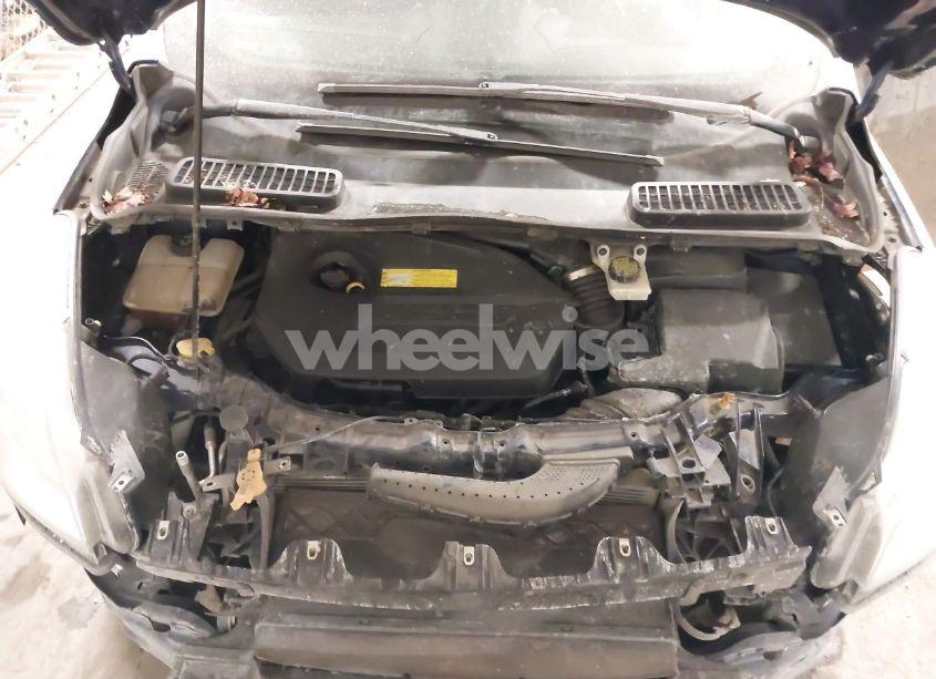 Photo 10 of 2016 Ford Escape SE (VIN 1FMCU9GXXGUB10433)