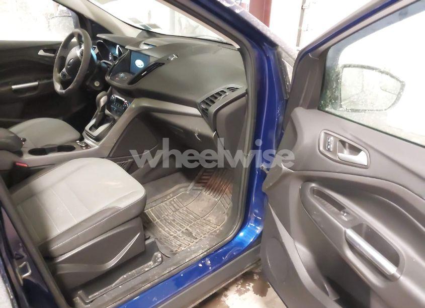 Photo 5 of 2016 Ford Escape SE (VIN 1FMCU9GXXGUB10433)