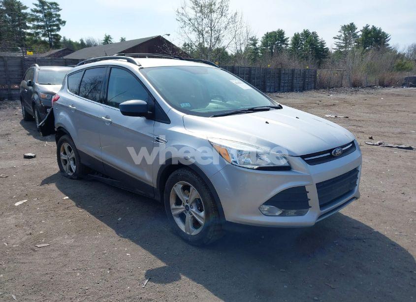2016 Ford Escape SE (VIN 1FMCU9GXXGUB78201) main photo