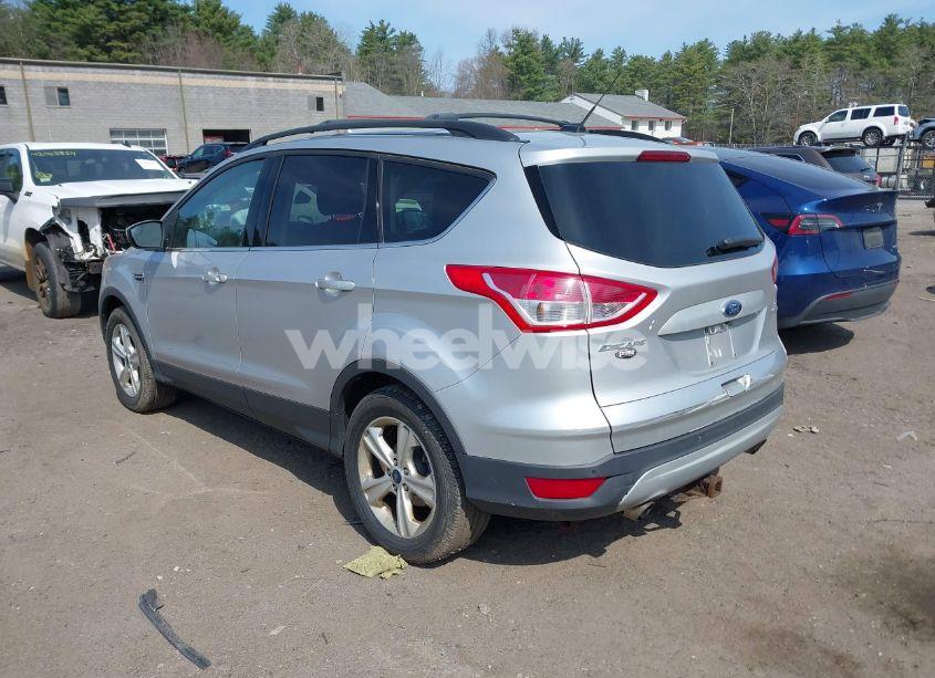 Photo 3 of 2016 Ford Escape SE (VIN 1FMCU9GXXGUB78201)
