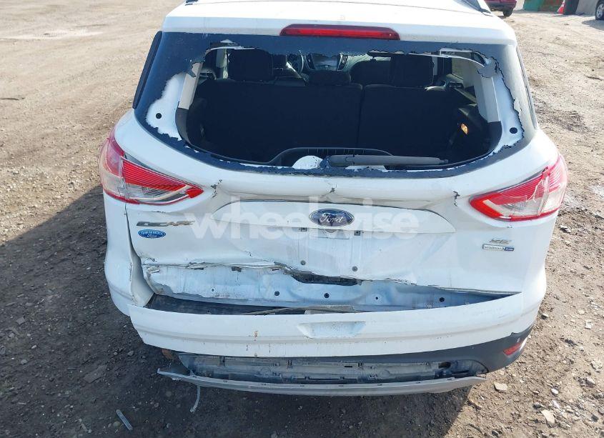 Photo 6 of 2016 Ford Escape SE (VIN 1FMCU9GXXGUB86301)