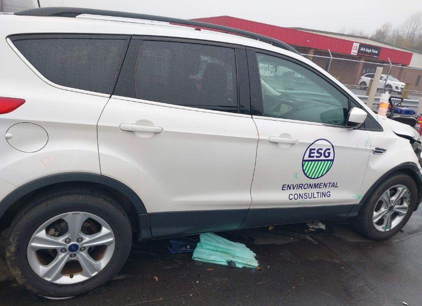 Photo 13 of 2016 Ford Escape SE (VIN 1FMCU9GXXGUB90977)