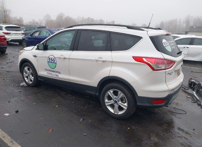 Photo 3 of 2016 Ford Escape SE (VIN 1FMCU9GXXGUB90977)