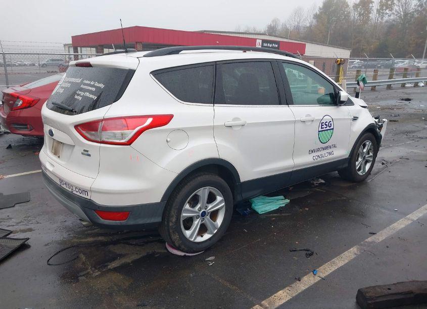 Photo 4 of 2016 Ford Escape SE (VIN 1FMCU9GXXGUB90977)