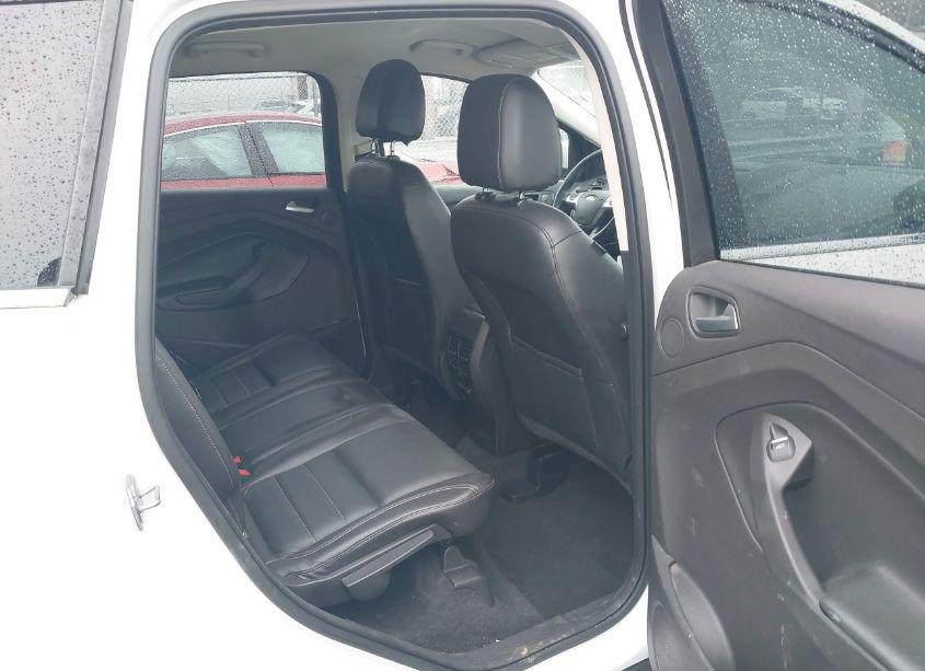 Photo 8 of 2016 Ford Escape SE (VIN 1FMCU9GXXGUB90977)