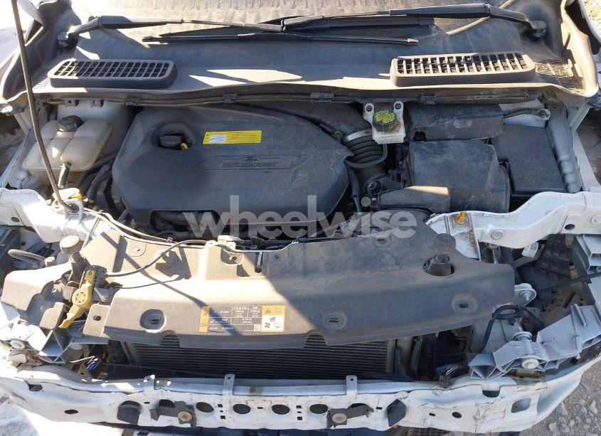 Photo 10 of 2016 Ford Escape SE (VIN 1FMCU9GXXGUB93569)