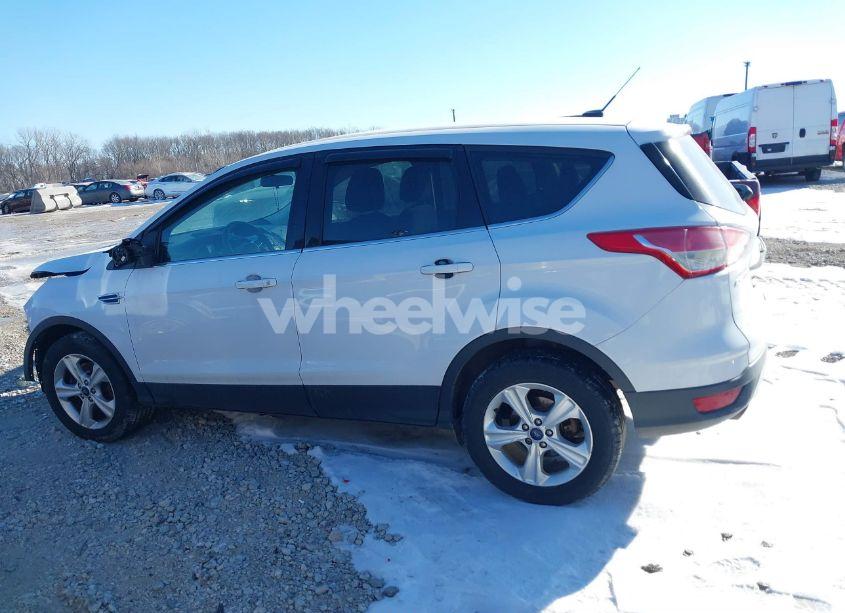 Photo 15 of 2016 Ford Escape SE (VIN 1FMCU9GXXGUB93569)