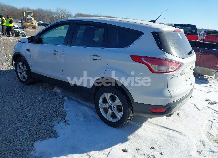 Photo 3 of 2016 Ford Escape SE (VIN 1FMCU9GXXGUB93569)