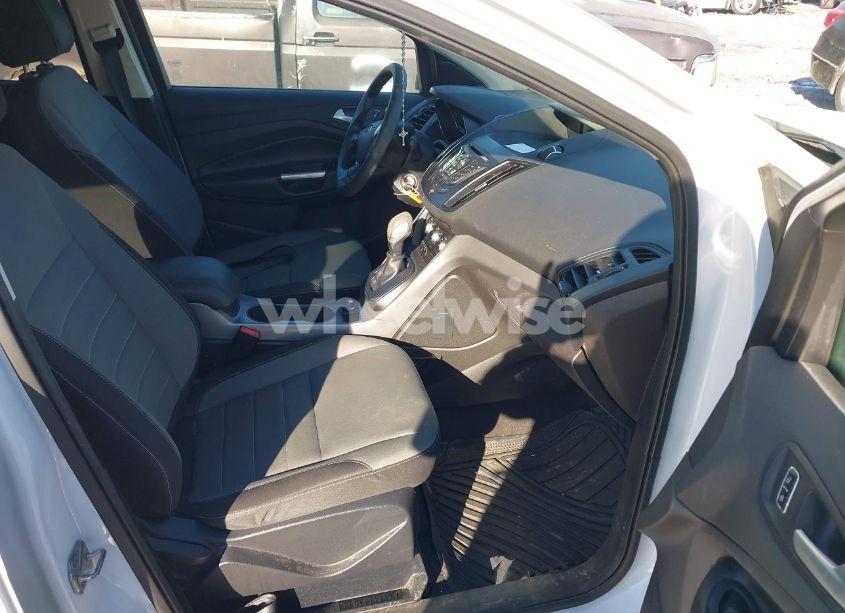 Photo 5 of 2016 Ford Escape SE (VIN 1FMCU9GXXGUB93569)