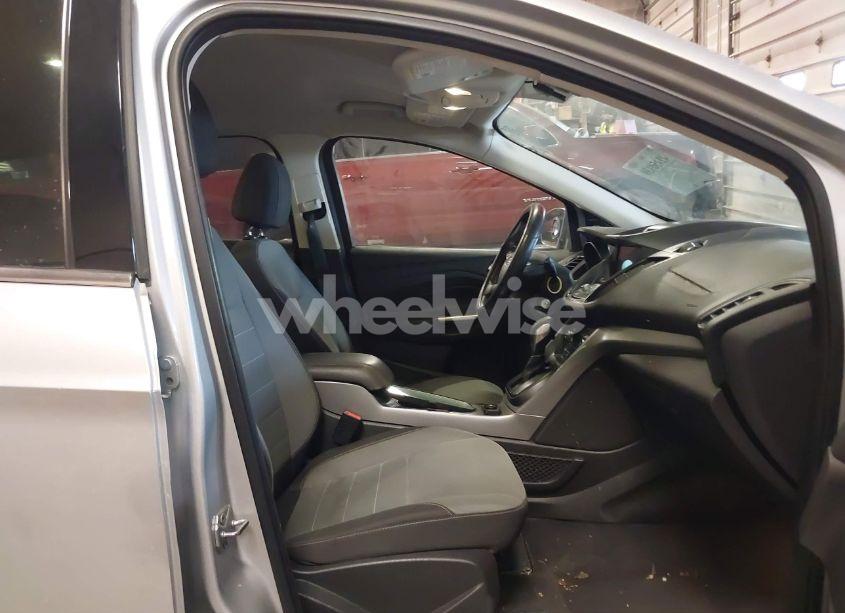 Photo 5 of 2016 Ford Escape SE (VIN 1FMCU9GXXGUC49123)