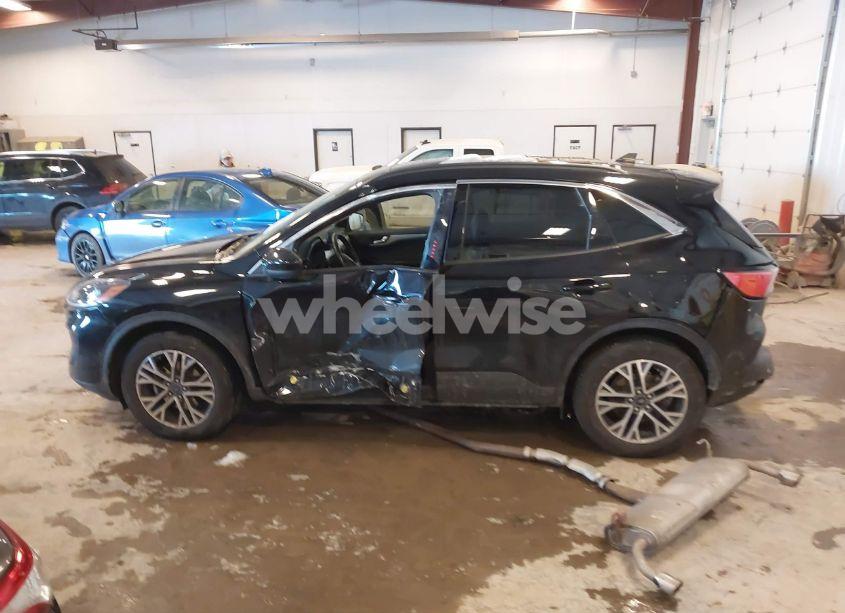 Photo 13 of 2021 Ford Escape SEL (VIN 1FMCU9H60MUA61096)