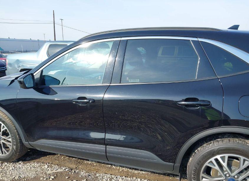 Photo 14 of 2020 Ford Escape SEL (VIN 1FMCU9H61LUA72381)