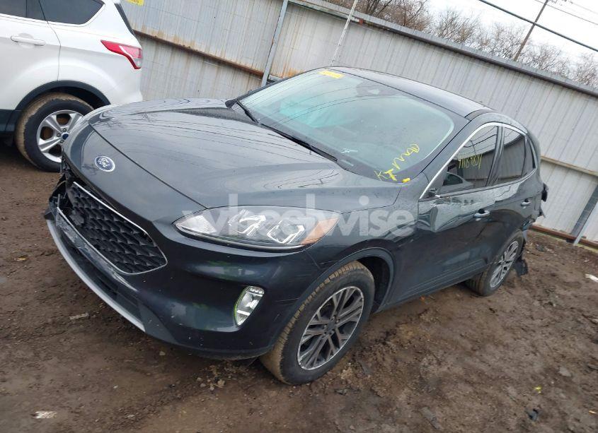 Photo 2 of 2022 Ford Escape SEL (VIN 1FMCU9H61NUA41120)