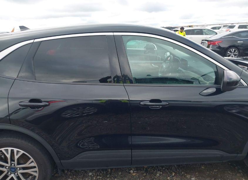 Photo 14 of 2022 Ford Escape SEL (VIN 1FMCU9H61NUA83223)