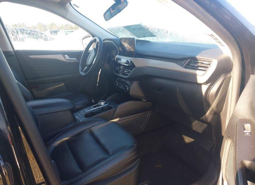 Photo 5 of 2022 Ford Escape SEL (VIN 1FMCU9H61NUA83223)