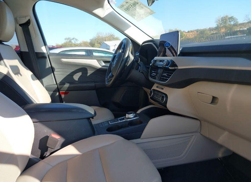 Photo 5 of 2022 Ford Escape SEL (VIN 1FMCU9H63NUA07938)