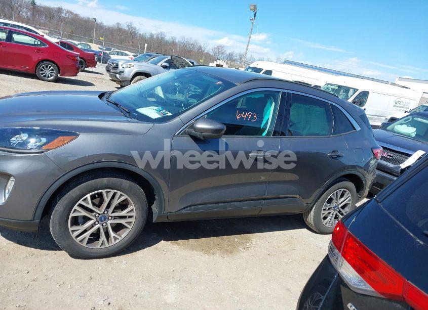 Photo 14 of 2022 Ford Escape SEL (VIN 1FMCU9H63NUA34203)