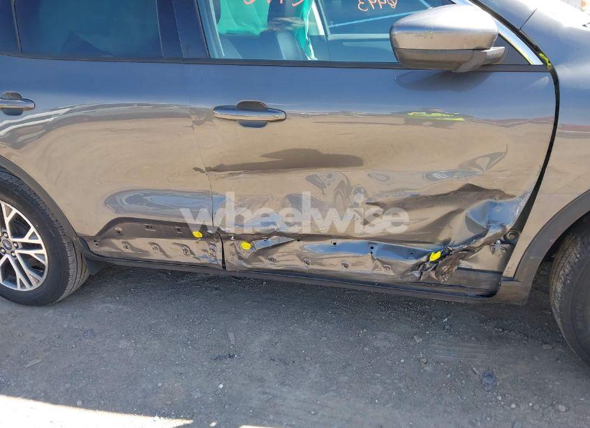 Photo 6 of 2022 Ford Escape SEL (VIN 1FMCU9H63NUA34203)