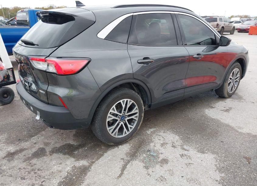 Photo 4 of 2020 Ford Escape SEL (VIN 1FMCU9H64LUA76621)