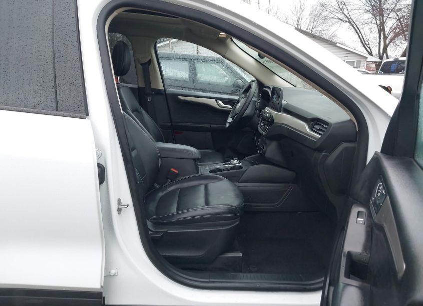 Photo 5 of 2020 Ford Escape SEL (VIN 1FMCU9H64LUA85707)