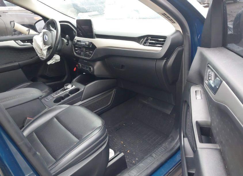 Photo 5 of 2020 Ford Escape SEL (VIN 1FMCU9H65LUC74379)