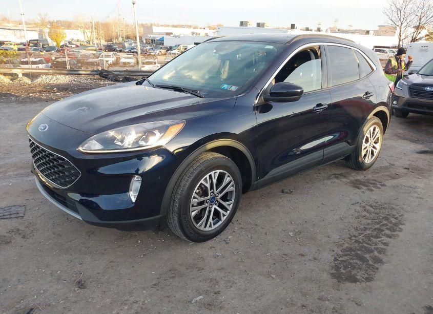 Photo 2 of 2021 Ford Escape SEL (VIN 1FMCU9H65MUB33989)