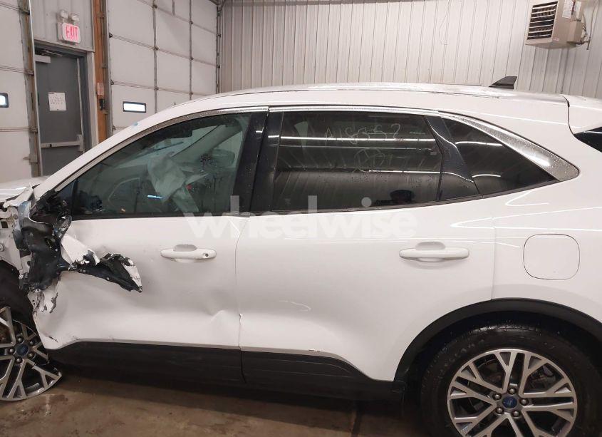 Photo 14 of 2022 Ford Escape SEL (VIN 1FMCU9H65NUA18052)