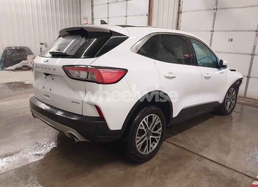 Photo 4 of 2022 Ford Escape SEL (VIN 1FMCU9H65NUA18052)